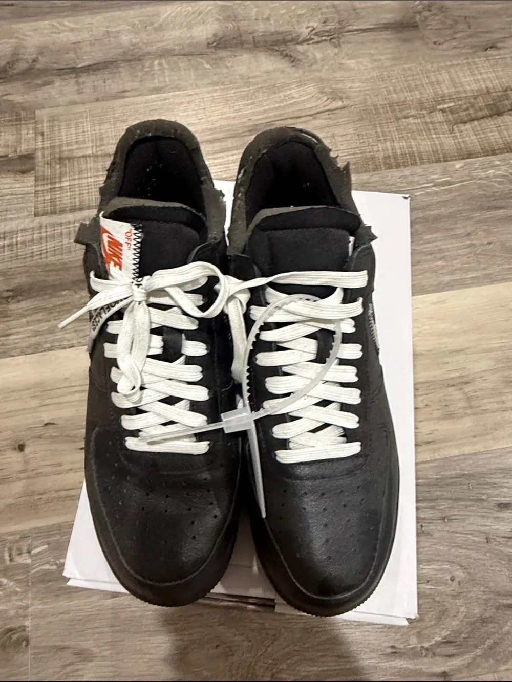 Off White Air Force’s Black and White Men’s Low-Top Sneakers -